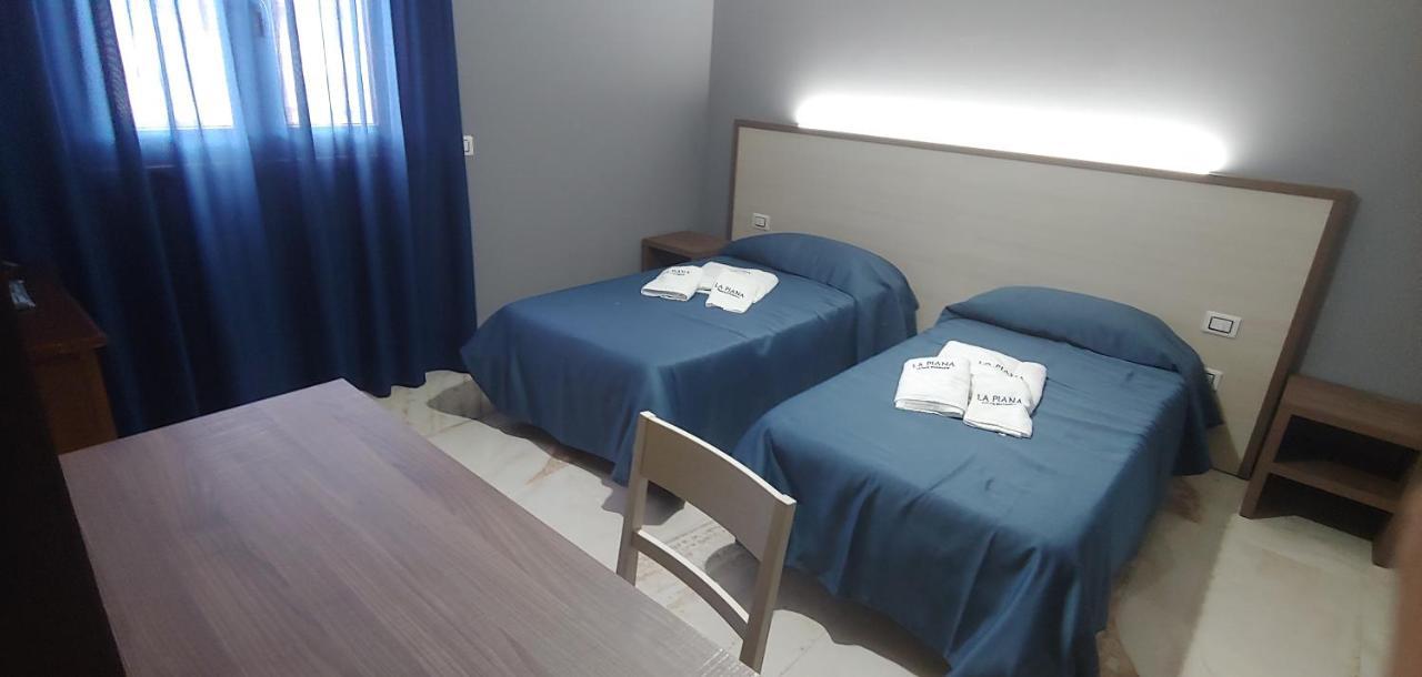 La Piana Hotel Tito Ngoại thất bức ảnh