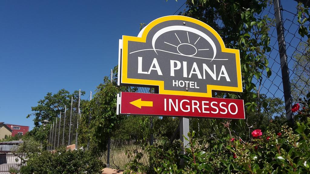 La Piana Hotel Tito Ngoại thất bức ảnh