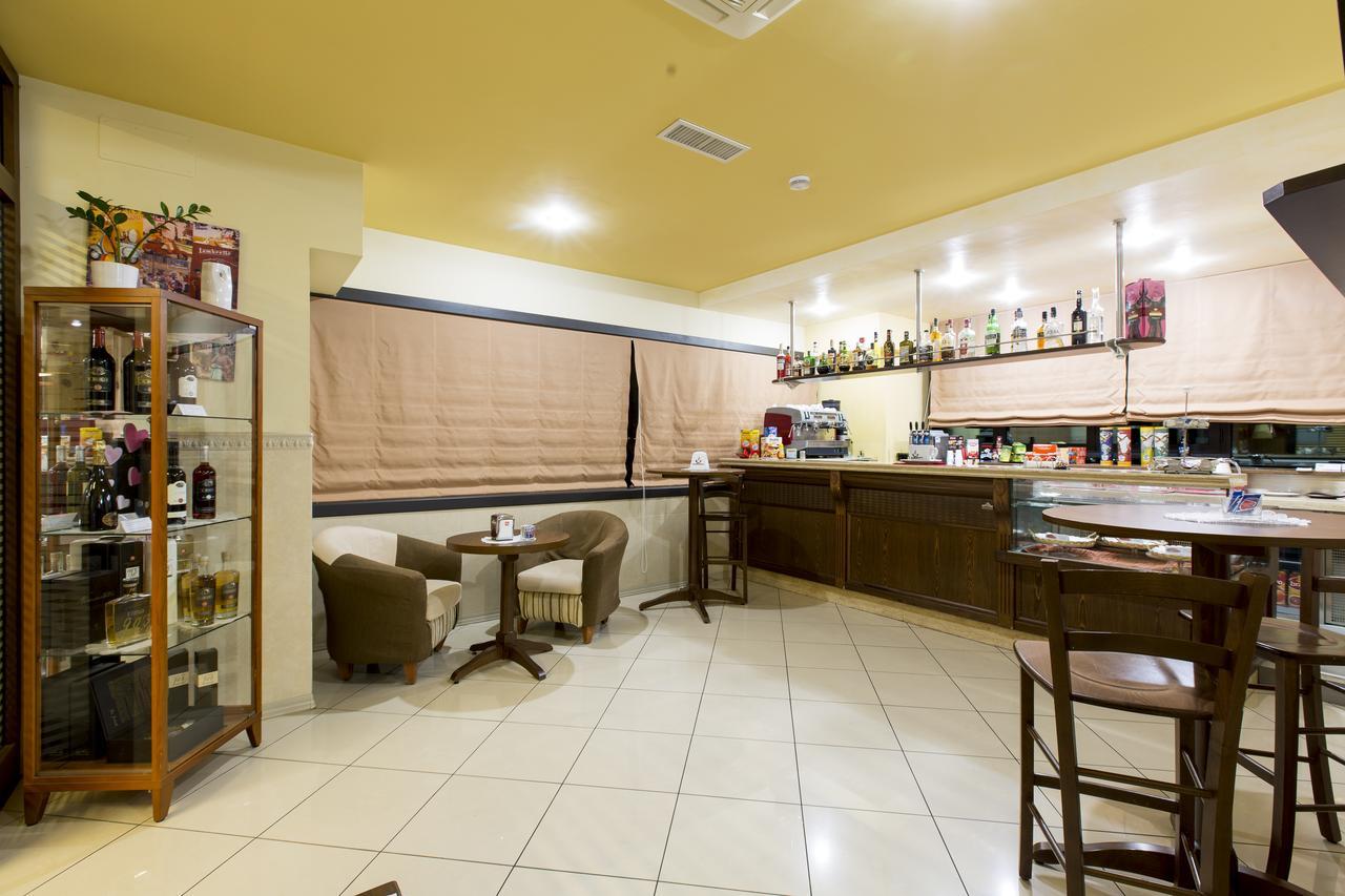 La Piana Hotel Tito Ngoại thất bức ảnh