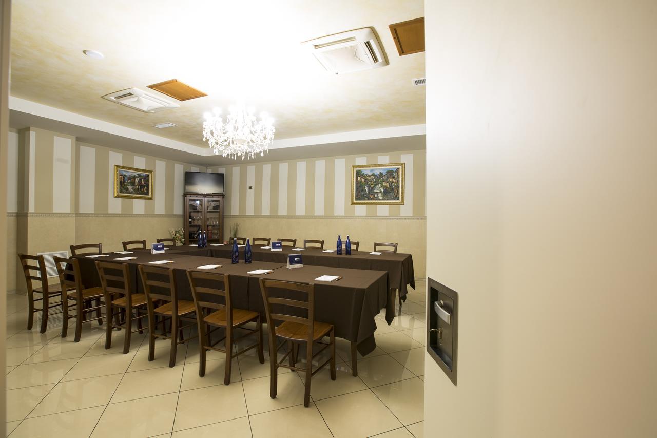 La Piana Hotel Tito Ngoại thất bức ảnh